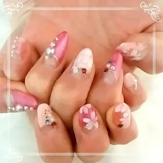 ネイル エステとネイル ローズコンフォートのネイルデザイン