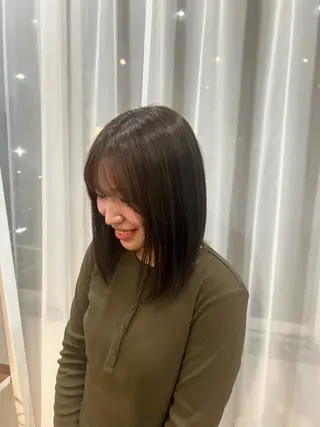 ミディアム カラー 大嘉田 麻凜のヘアスタイル