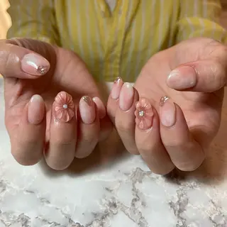 ネイル Ami 🦥のネイルデザイン