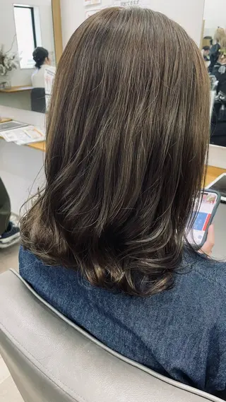 ミディアム カラー 縣 空のヘアスタイル