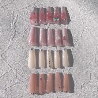 ネイル RIEKO🍒 ワンホン♡推しネイルのネイルデザイン