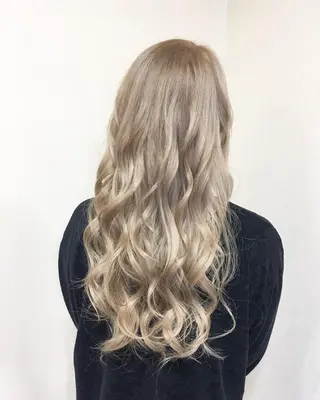 ロング ヤマグチ ヒカルのヘアスタイル