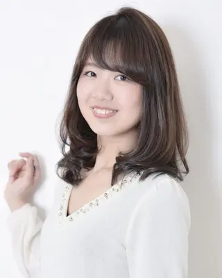 ミディアム パーマ KIZU 髪質改善 怪談を語る美容師のヘアスタイル