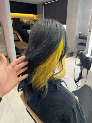 セミロング カラー ハイトーン✨最新髪質 改善👩ryuyaのヘアスタイル