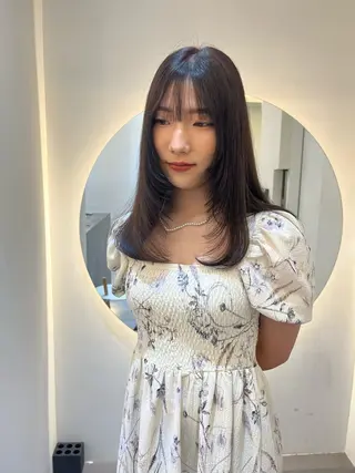 ミディアム カラー レイヤーカット 新宿🤍Maiのヘアスタイル