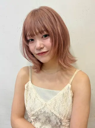 ミディアム カラー ハイトーンカラー シールエクステのヘアスタイル