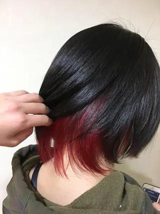カラー 工藤 綾華のヘアスタイル