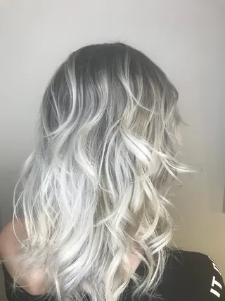 ミディアム カラー AMI Hair  supply所属・髪質改善カラー 韓国風レイヤーのヘアスタイル