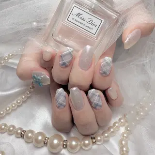 ミディアム Conjunim MAMI🎀✨のネイルデザイン