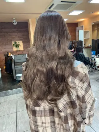 カラー インナー×縮毛矯正 ピンクカラー澤井里菜のヘアスタイル