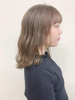 ミディアム カラー 色白に見える暗髪 梅田・増田のヘアスタイル