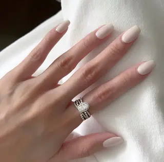 ネイル 高木 維麗絲のネイルデザイン