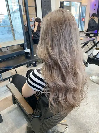 ロング カラー ROI 【ロイ】のヘアスタイル