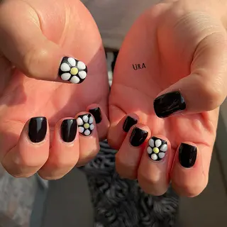 ネイル UrakoNail 《nail》のネイルデザイン