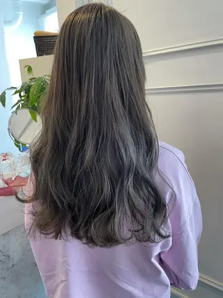 ロング カラー 安藤 佑衣のヘアスタイル