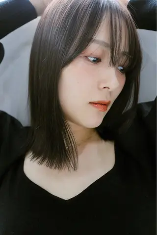 ミディアム ウシロダ メグミのヘアスタイル