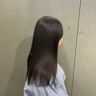 セミロング yanagisako chihiroのヘアスタイル