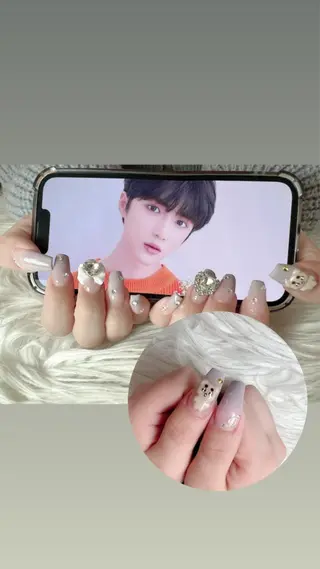 ネイル シェヌネイル JURAのネイルデザイン