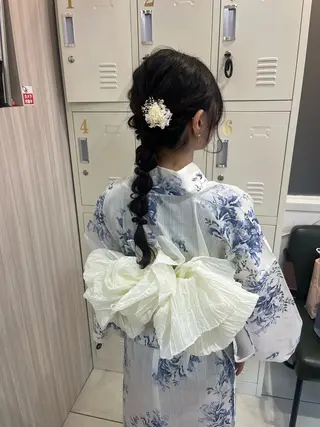 セミロング ヘアアレンジ 福本 光のヘアスタイル