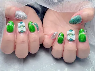 ネイル マジックミラー所属・マジック ミラーのネイルデザイン