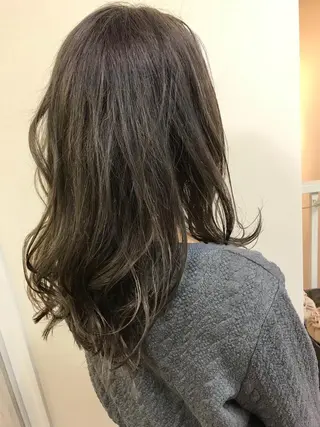 ロング カラー ヨシダ トオルのヘアスタイル