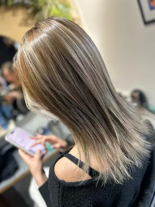 ミディアム カラー LOPEZ LAB所属・🦁LOPEZLAB /RUNA🌙のヘアスタイル