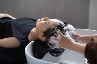 foto所属・𝐁𝐋𝐔𝐄𝐓 /カット特化/新宿のヘアスタイル