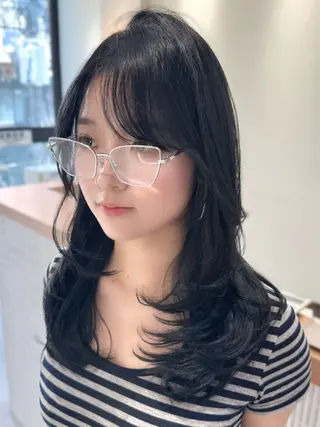 ミディアム 難波/レイヤーカット zina【辻優也】のヘアスタイル