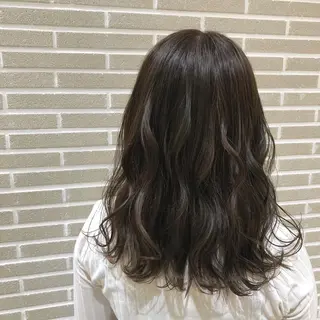 セミロング カラー 植田 菜月のヘアスタイル
