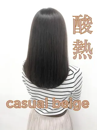 セミロング ハイトーン×レイヤー カットTAKUMIのヘアスタイル