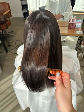 セミロング 𝐚𝐲𝐚𝐧𝐞 /美髪/縮毛矯正のヘアスタイル