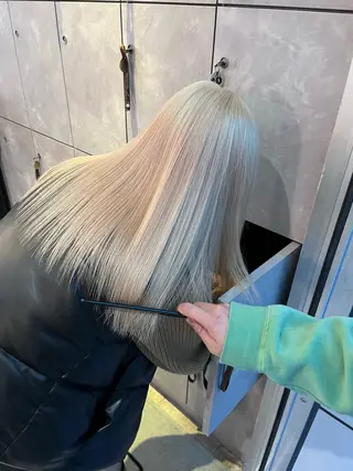 セミロング カラー 💜ハイトーン💛 マジカルかいちゃんのヘアスタイル