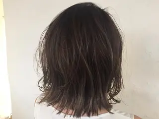 ミディアム カラー 伊藤 優希のヘアスタイル