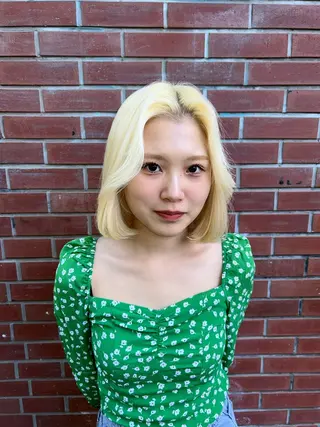 ミディアム レイヤー／マツエク 💋𝑨𝑵𝑵𝑨のヘアスタイル