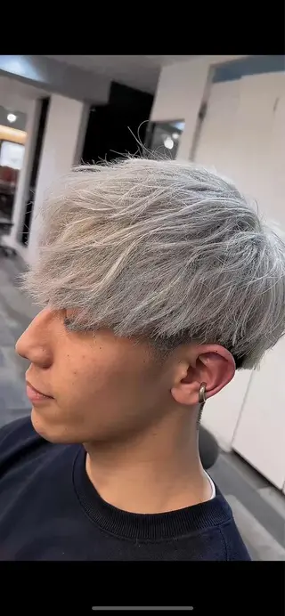 ショート カラー メンズ 心斎橋バレイヤージュ 小林勝貴のヘアスタイル