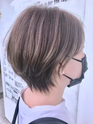 ショート カラー 保子 祐里香のヘアスタイル