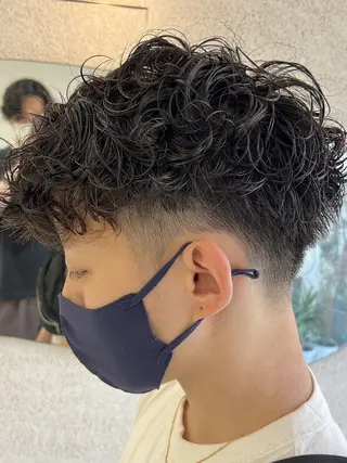 ショート 白髪ぼかしハイライト レイヤー川口　元気のヘアスタイル