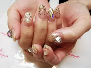 ネイル ネイルリボン 受付スタッフのネイルデザイン