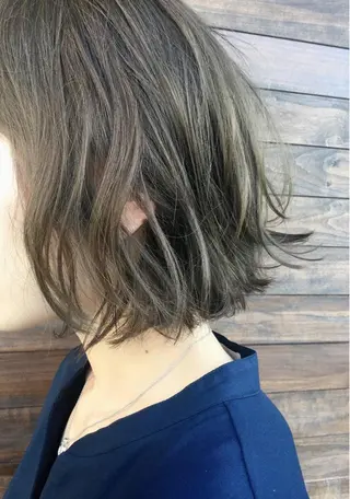 ミディアム 大内 郁のヘアスタイル