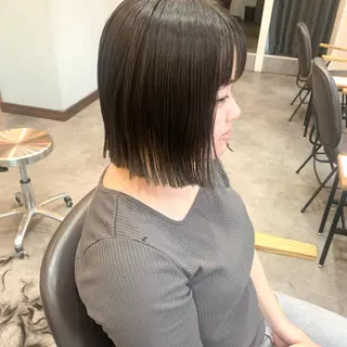 ミディアム 荻野 奈美のヘアスタイル