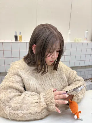 カラー 🌷花屋併設🌷 岡本明日実のヘアスタイル