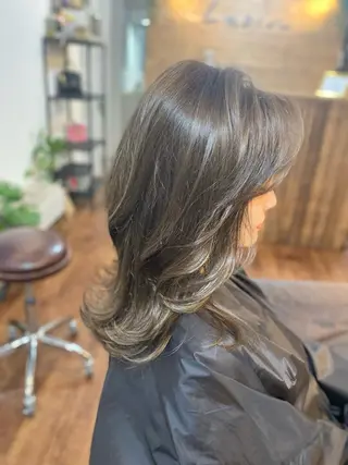 セミロング カラー Lizir ルズィール所属・Luzir⭐︎ GEN⭐︎のヘアスタイル