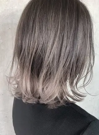 ミディアム GOToday所属・艶髪／オリーブ系／ 肌が綺麗に見えるお色のヘアスタイル