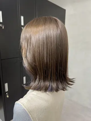 ミディアム カラー 小森聖奈 韓国風レイヤーカットのヘアスタイル