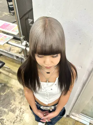 セミロング カラー ササキカズマ〻透明感 〻色落ち〻赤み消しのヘアスタイル
