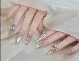 ネイル T. Leeのネイルデザイン