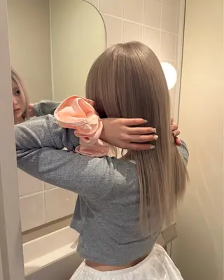 ロング カラー 色素薄めカラー o___mioのヘアスタイル
