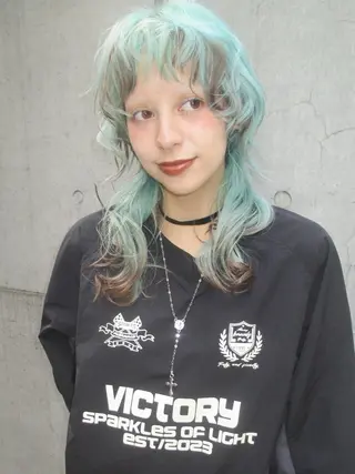 セミロング カラー ヘアアレンジ minto/ 似合わせ/ハイトーンのヘアスタイル