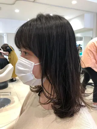 セミロング カジサ ケイコのヘアスタイル