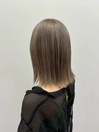 カラー ブリーチ・縮毛矯正 三島佳音のヘアスタイル